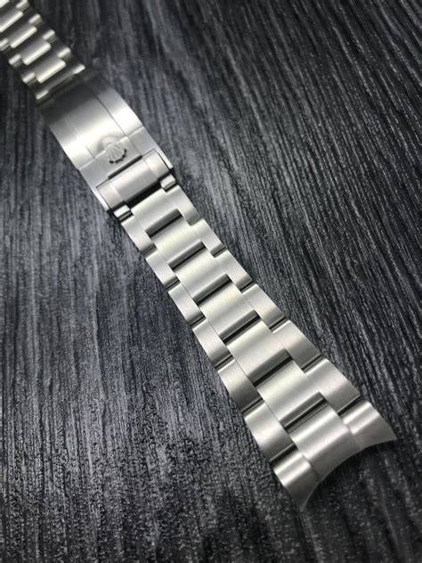 adjusting bracelet on rolex submariner|rolex bracelet replacement cost.